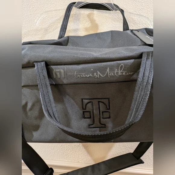NWT Travis Mathew Lateral Duffle Bag - Picture 4 of 9